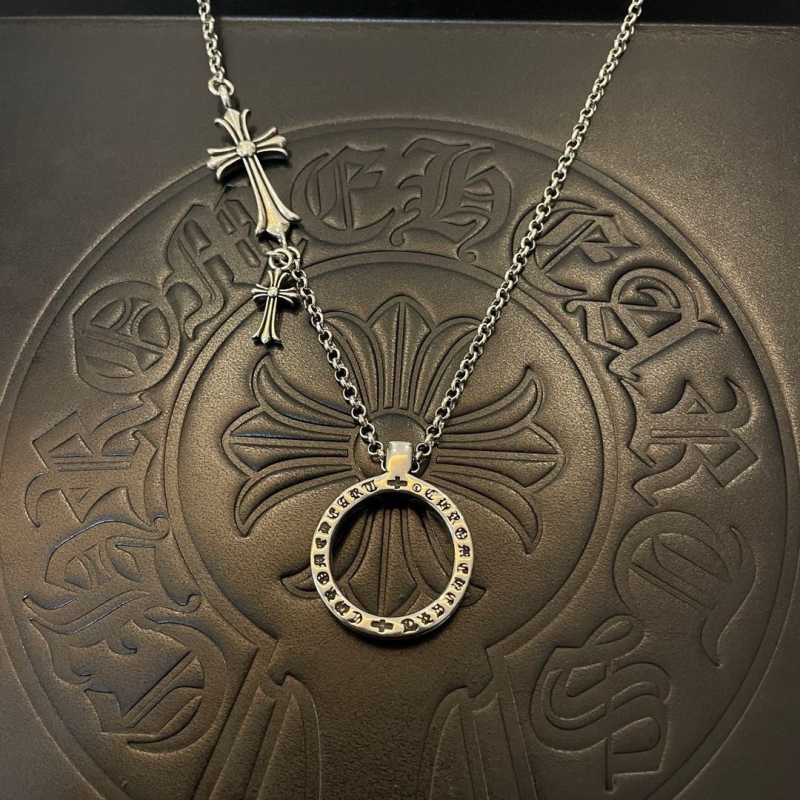 Ch*0me He**ts necklaces
